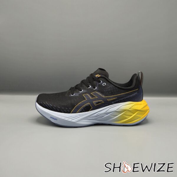 Asics Novablast 4